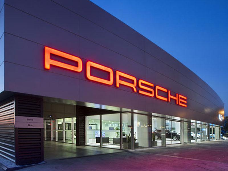 PORSCHE SHOWROOM